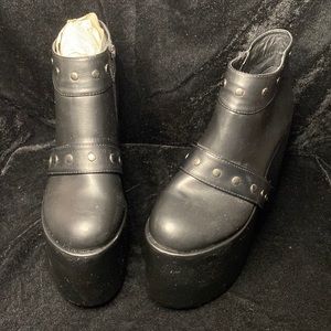 YRU platform booties